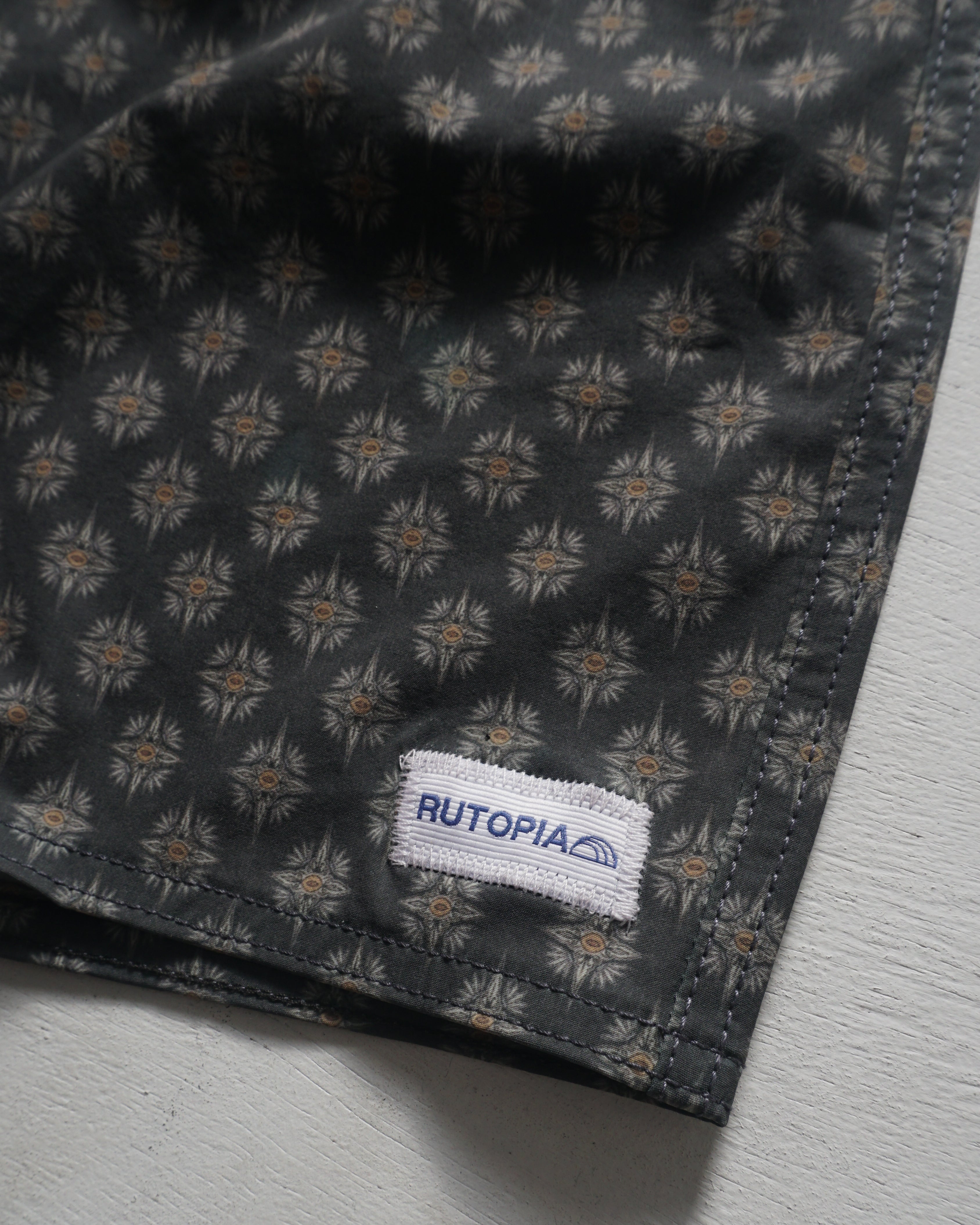 Sembilan Penjuru Boardshort